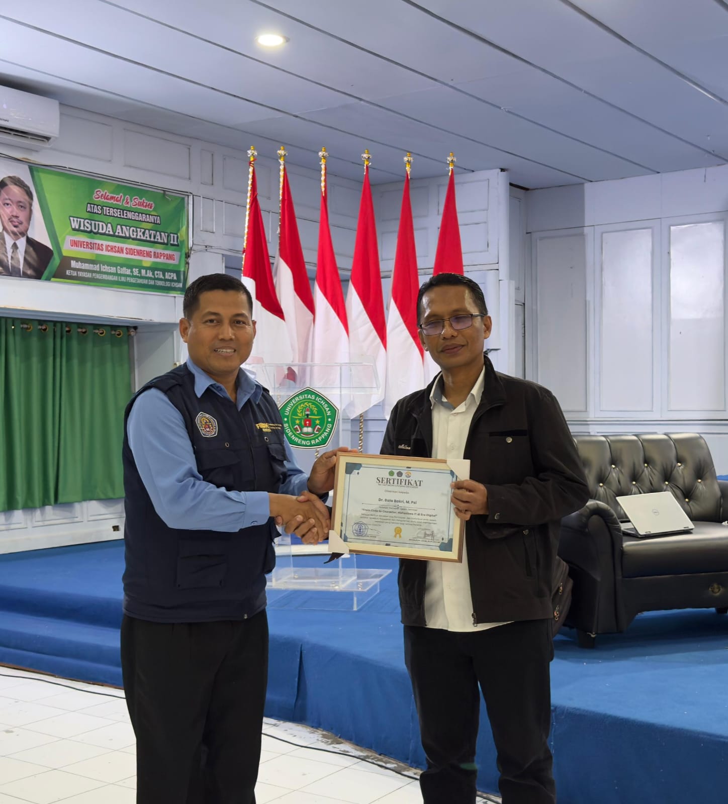Seminar IT UNISAN Sidrap, Bala Bakri Tekankan Pentingnya Karakter di Tengah Pesatnya Perkembangan AI